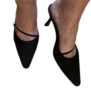 Impo size 10 black matte satin mule with kitten heel